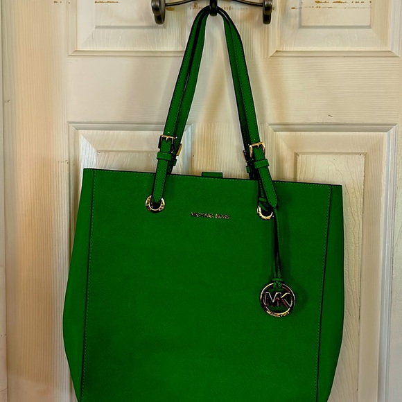 Micheal Kors travel tote bag - Picture 5 of 8